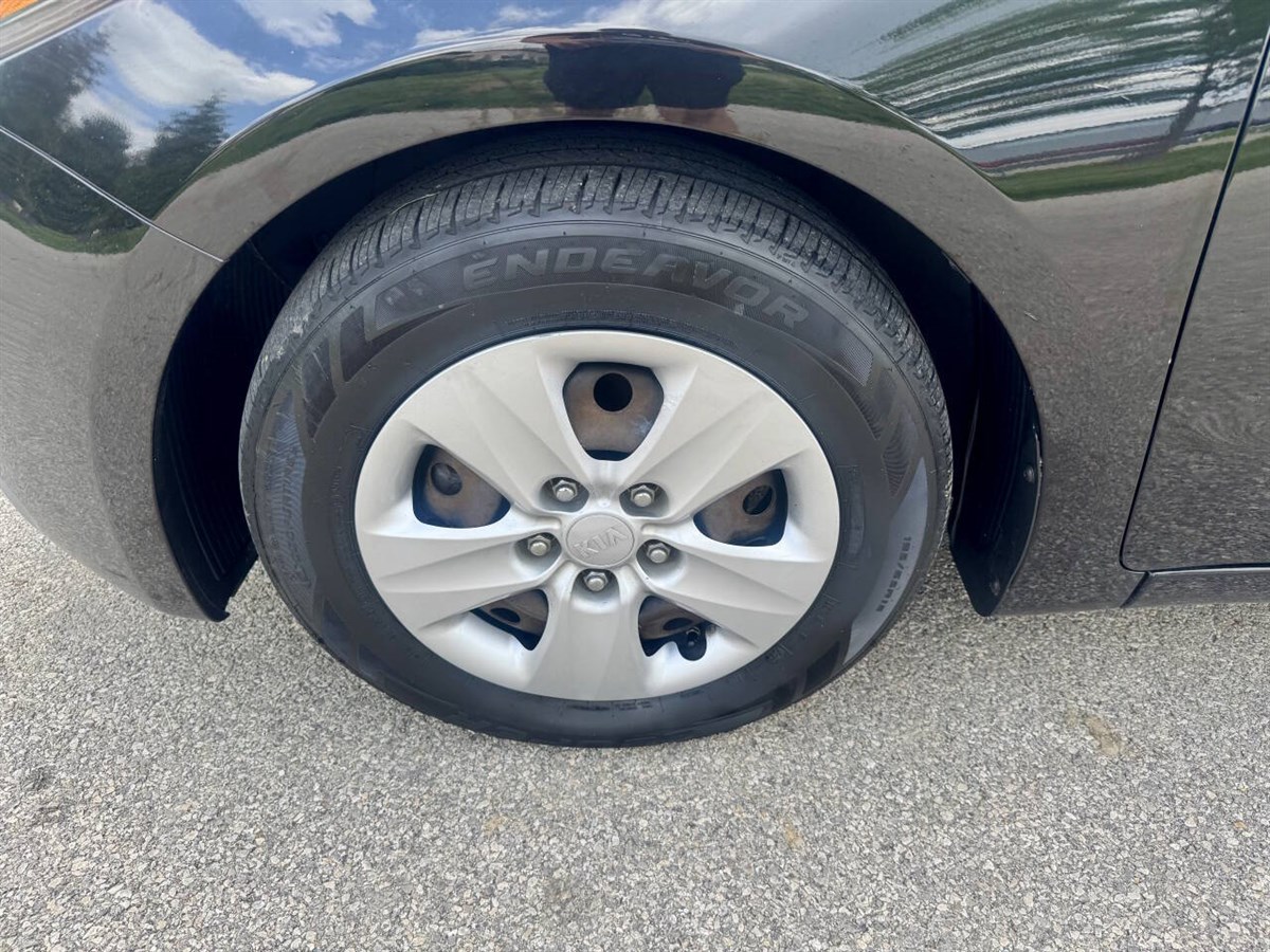 2015 Kia Forte LX photo 17