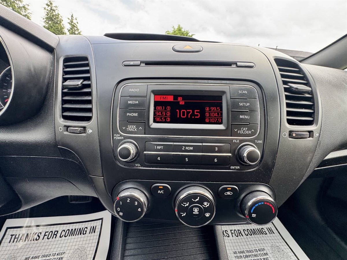2015 Kia Forte LX photo 18