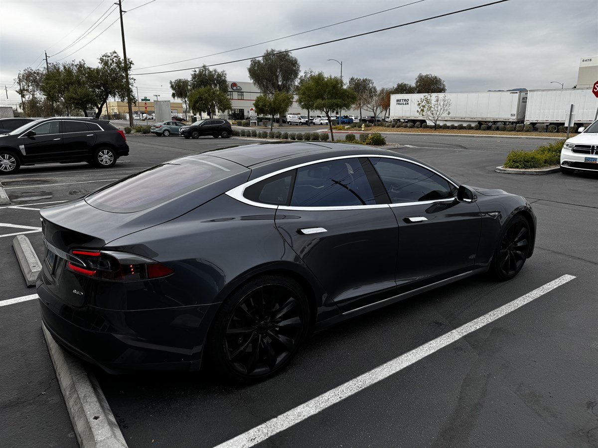 2015 Tesla Model S 85D photo 3