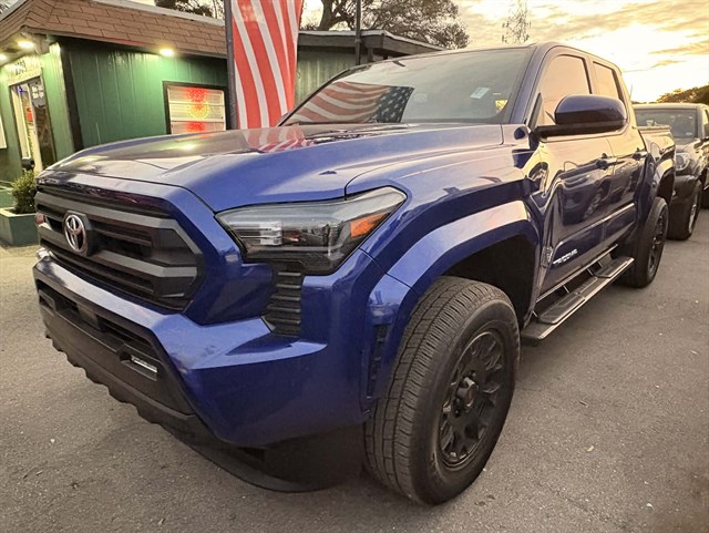 2024 Toyota Tacoma SR5's photo