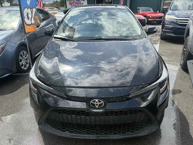 2022 Toyota Corolla LE's photo