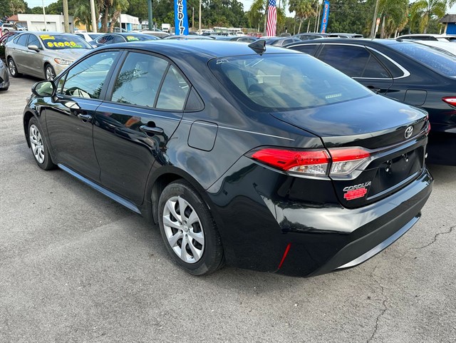 2021 Toyota Corolla LE - Photo 6
