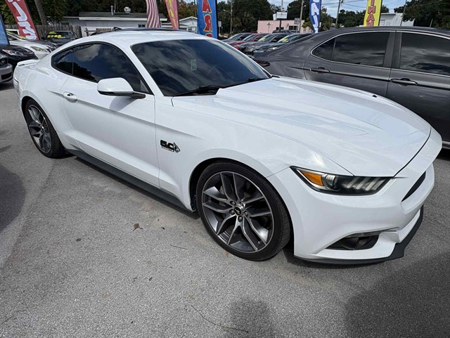 2015 Ford Mustang GT Premium's photo
