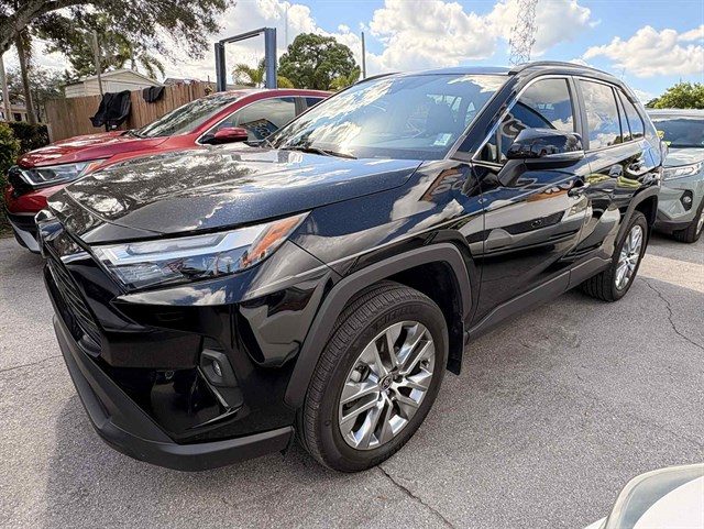2024 Toyota RAV4 XLE Premium's photo