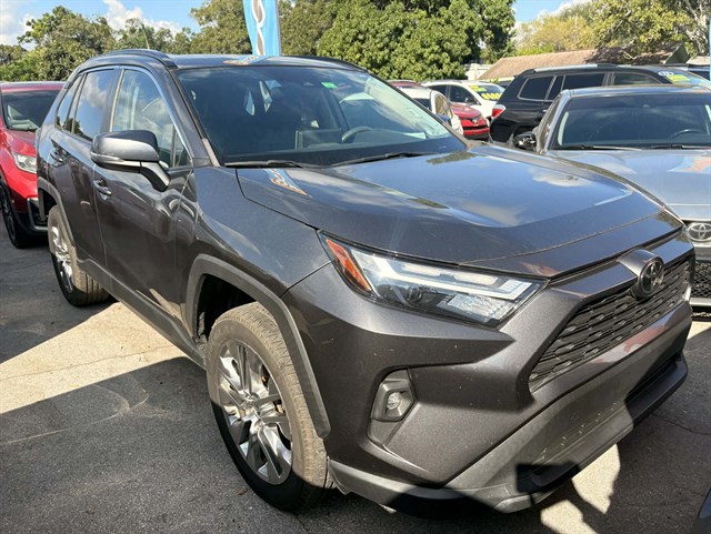 2022 Toyota RAV4 XLE Premium's photo
